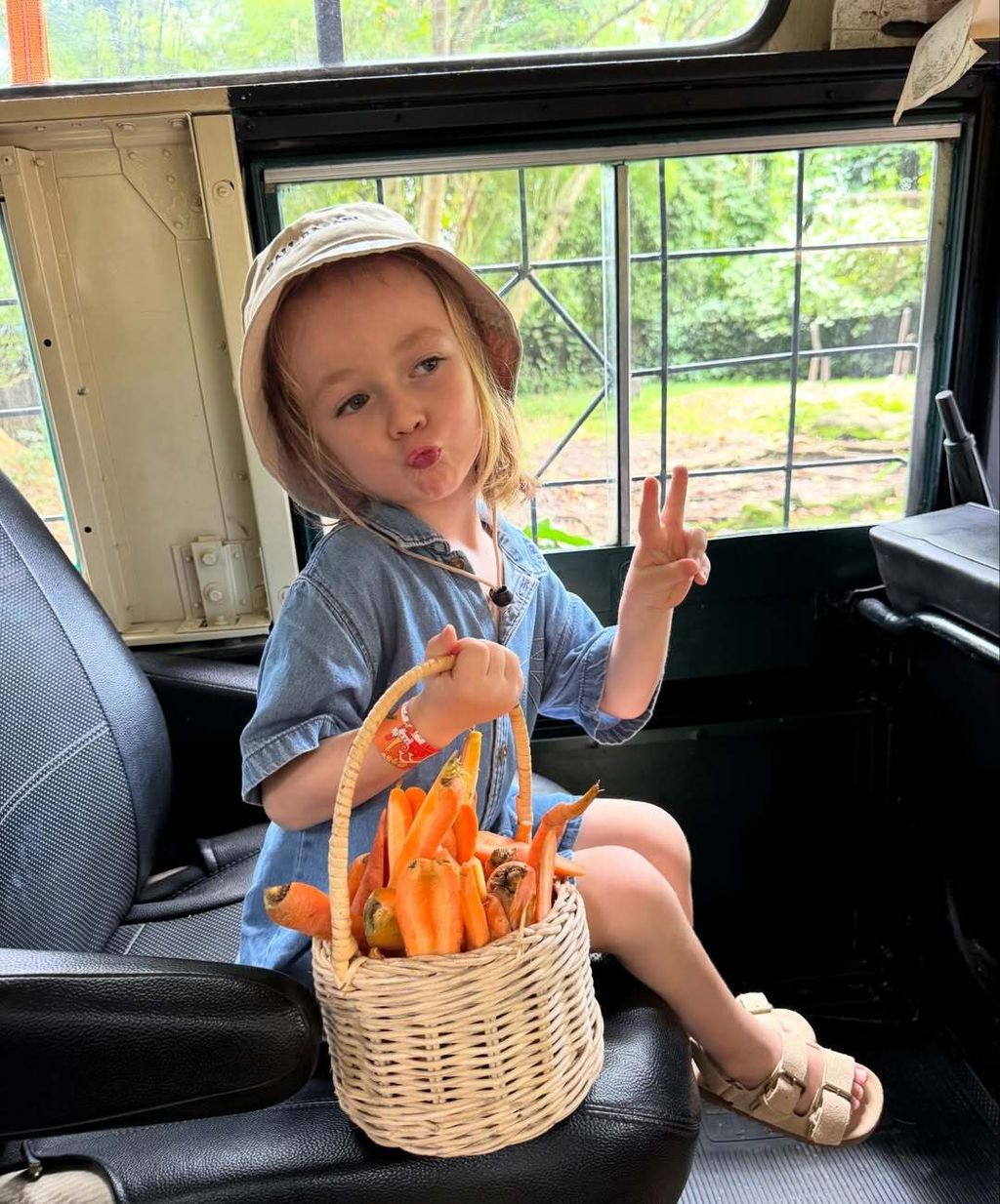 Maja Šuput, Šime Elez i Bloom Tatarinov na safariju - 5