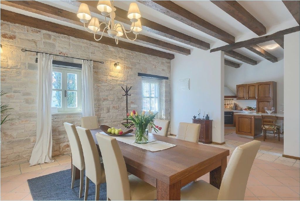 Villa Barbarela, Muntrilj