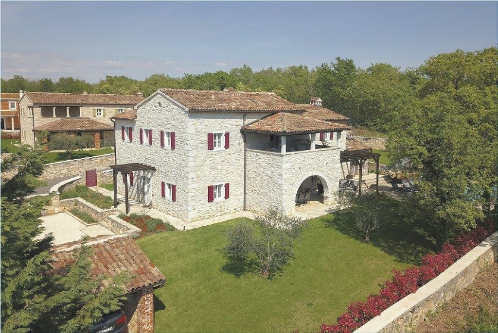 Villa Barbarela, Muntrilj