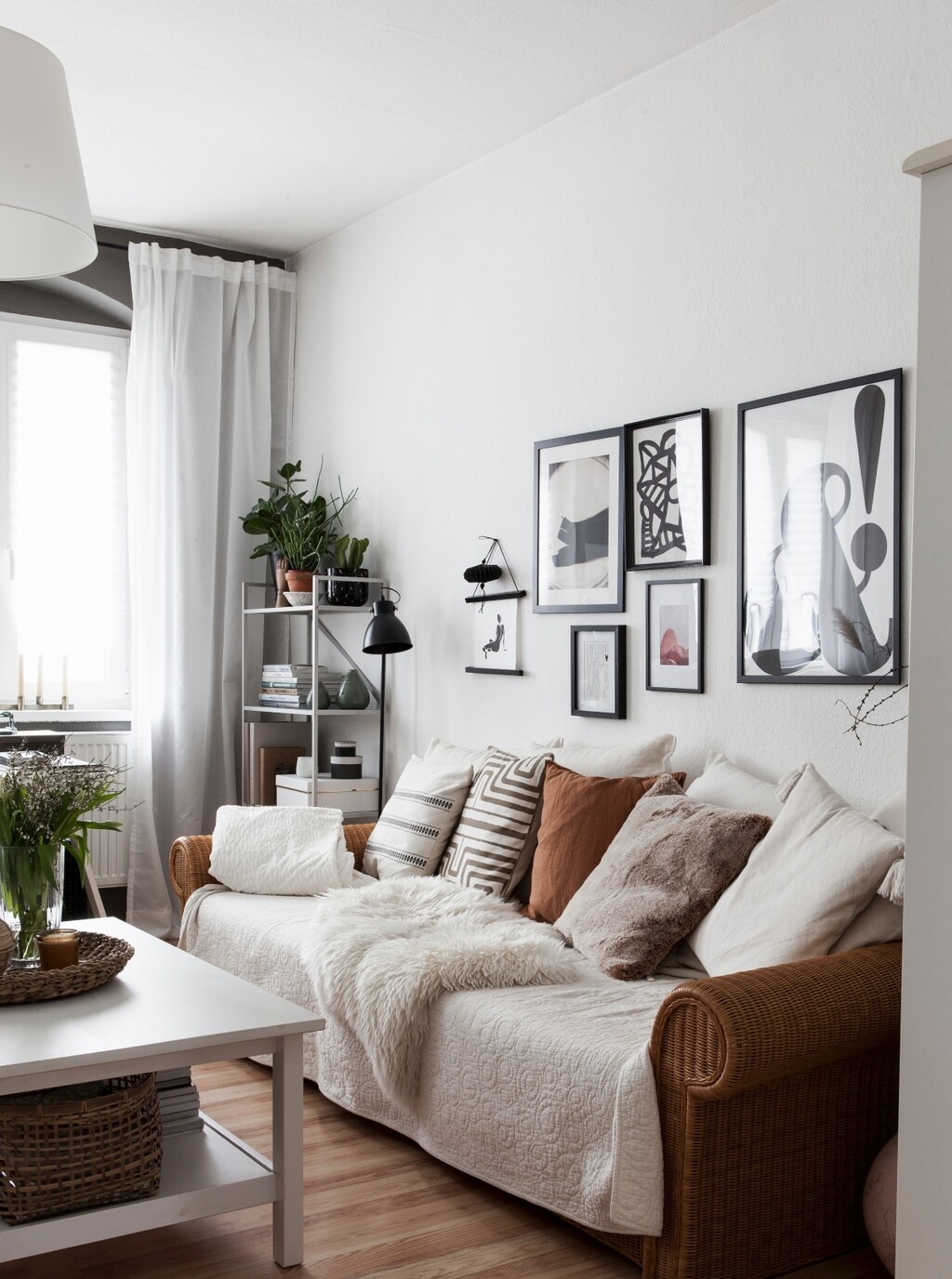 Jastuci, deke i zavjese lako mijenjaju karakter prostorije