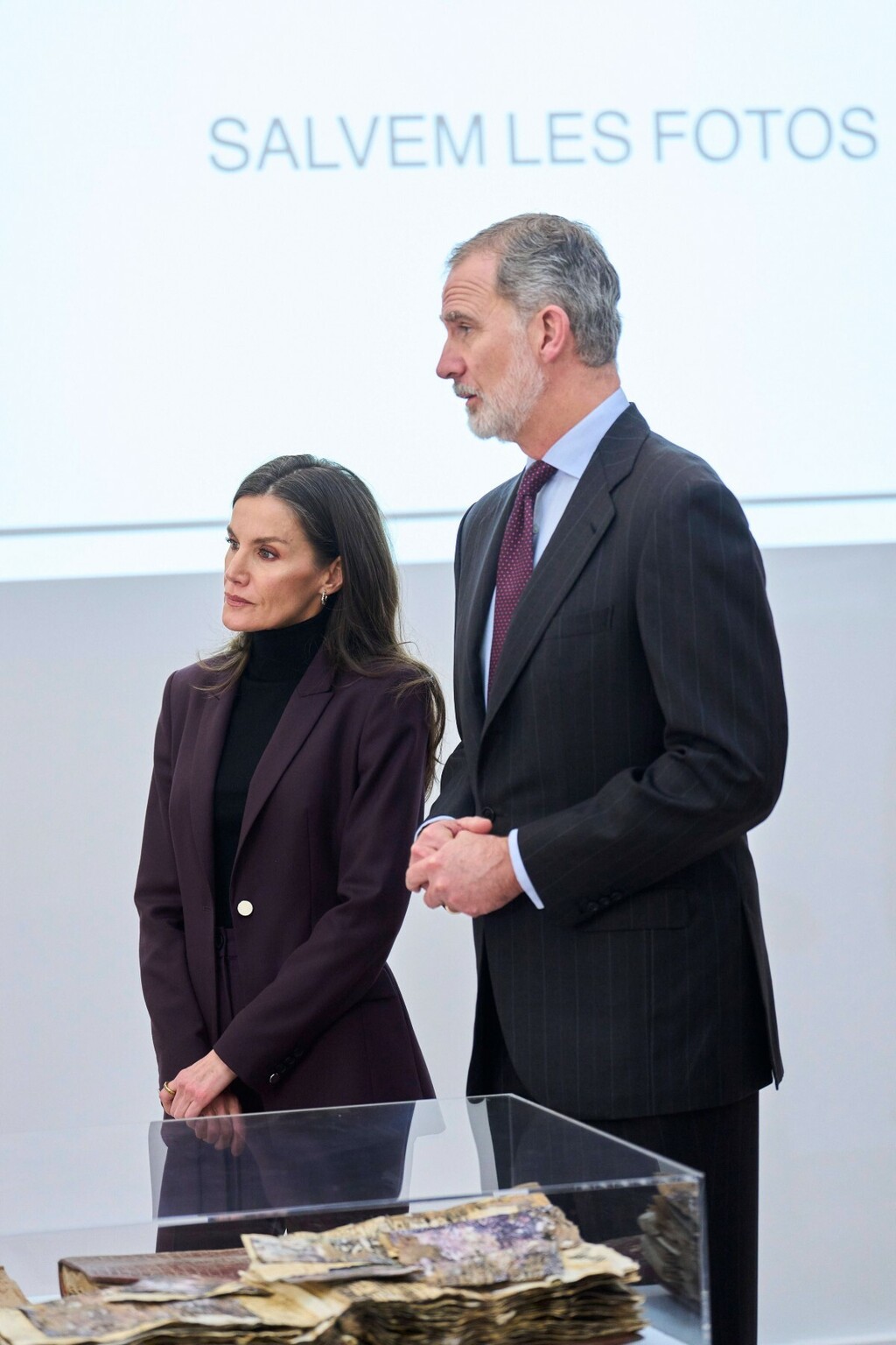 Kraljica Letizia u odijelu i mokasinkama na petu