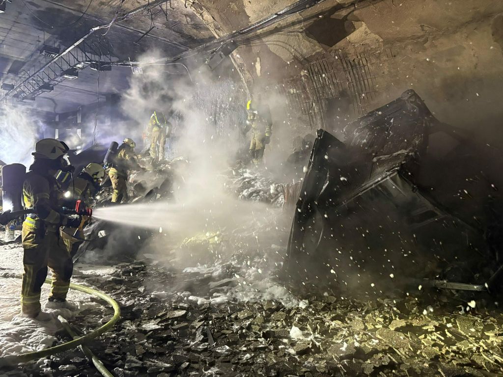 Požar kamiona u tunelu u Austriji - 6