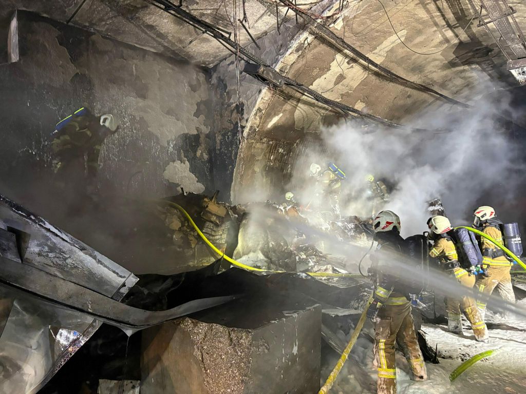 Požar kamiona u tunelu u Austriji - 6