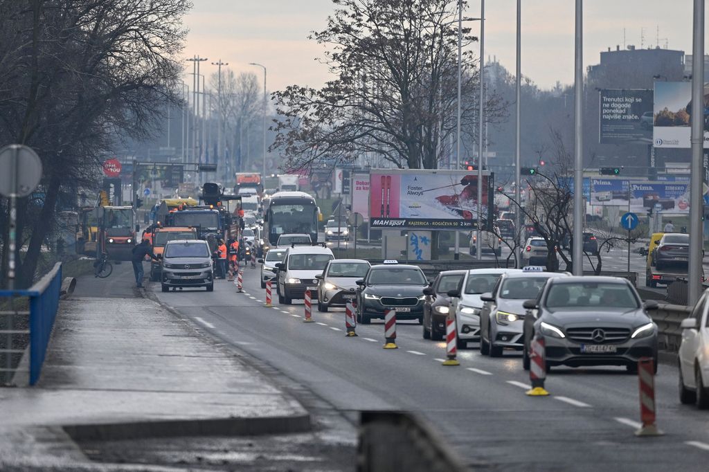 Sanacija kolnika na Aveniji Većeslava Holjevca - 7