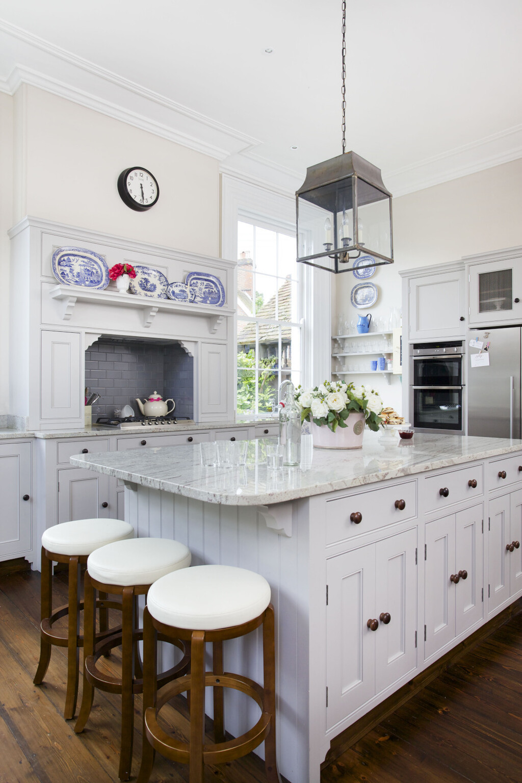 Mramorni otok može izgledati vrlo efektno u kuhinji - 14