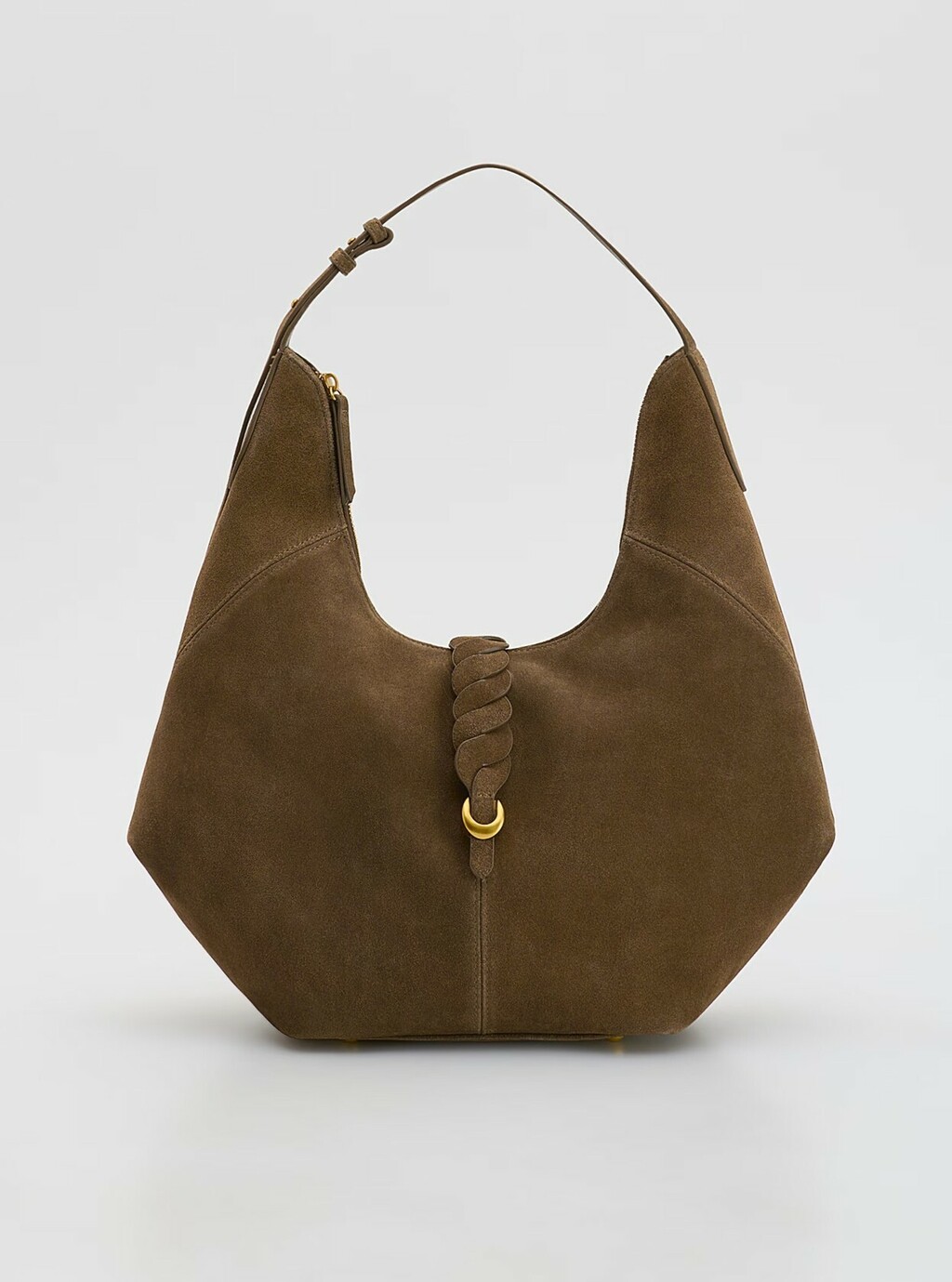 Reserved, snižena s 89,99 na 45,99 eura