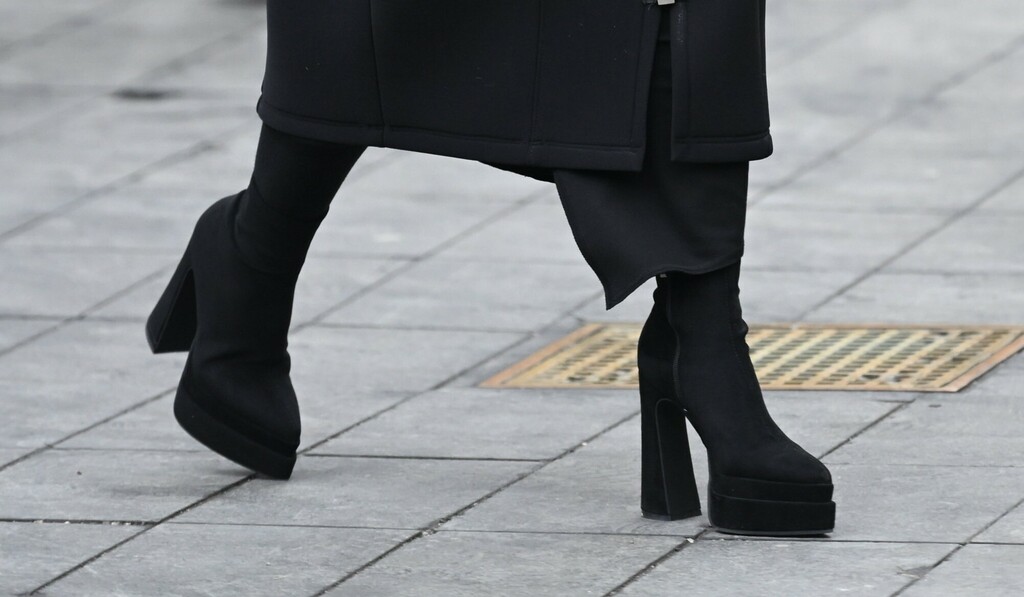 Posebnu pozornost privukao je odabir obuće Mirele Holy