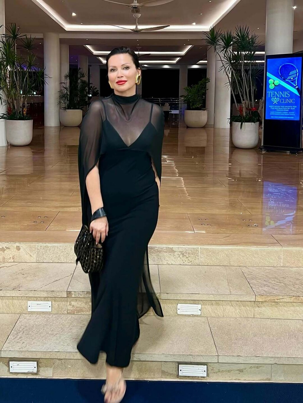 Nina Badrić u elegantnoj crnoj haljini