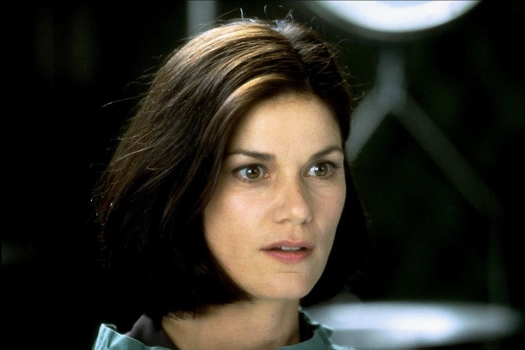 Linda Fiorentino - 3