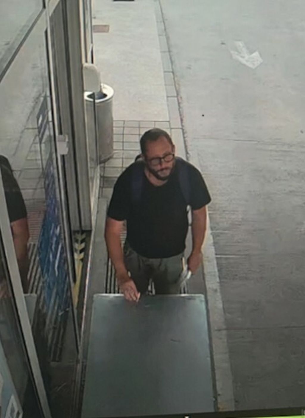 Policija traži muškarca - 4