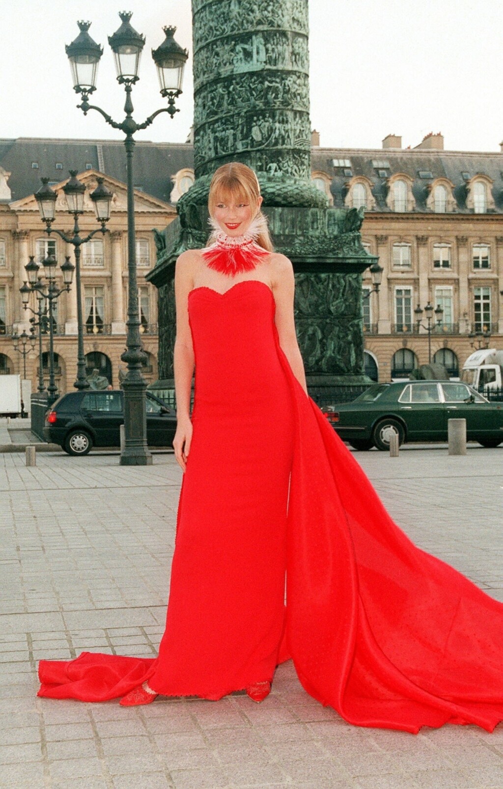 Claudia Schiffer u haljini 'Valentino crvene' boje