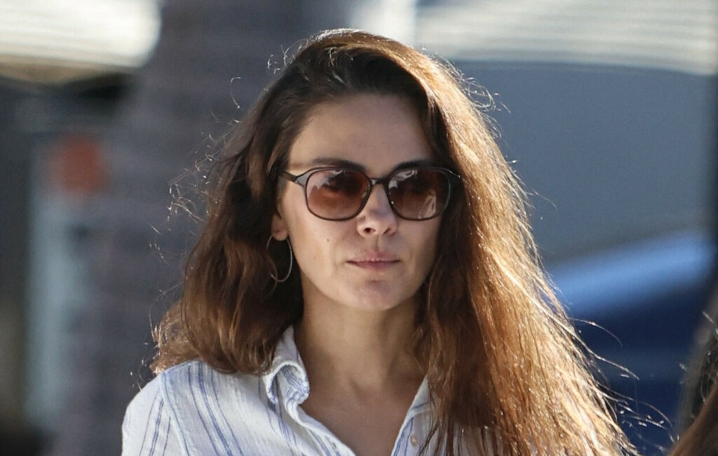 Mila Kunis u opuštenom modnom izdanju - 5