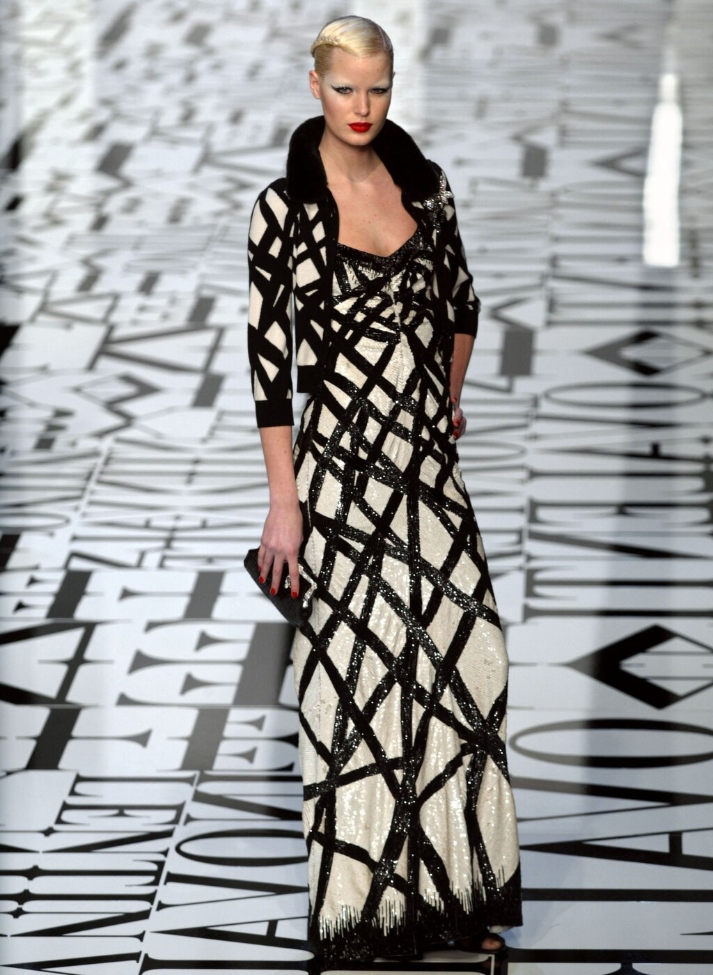 Haljina s potpisom modne kuće Valentino iz 2004. godine