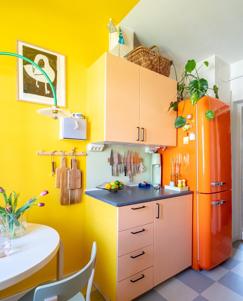 Bijele, stroge kuhinje ustupaju mjesto toplijim nijansama