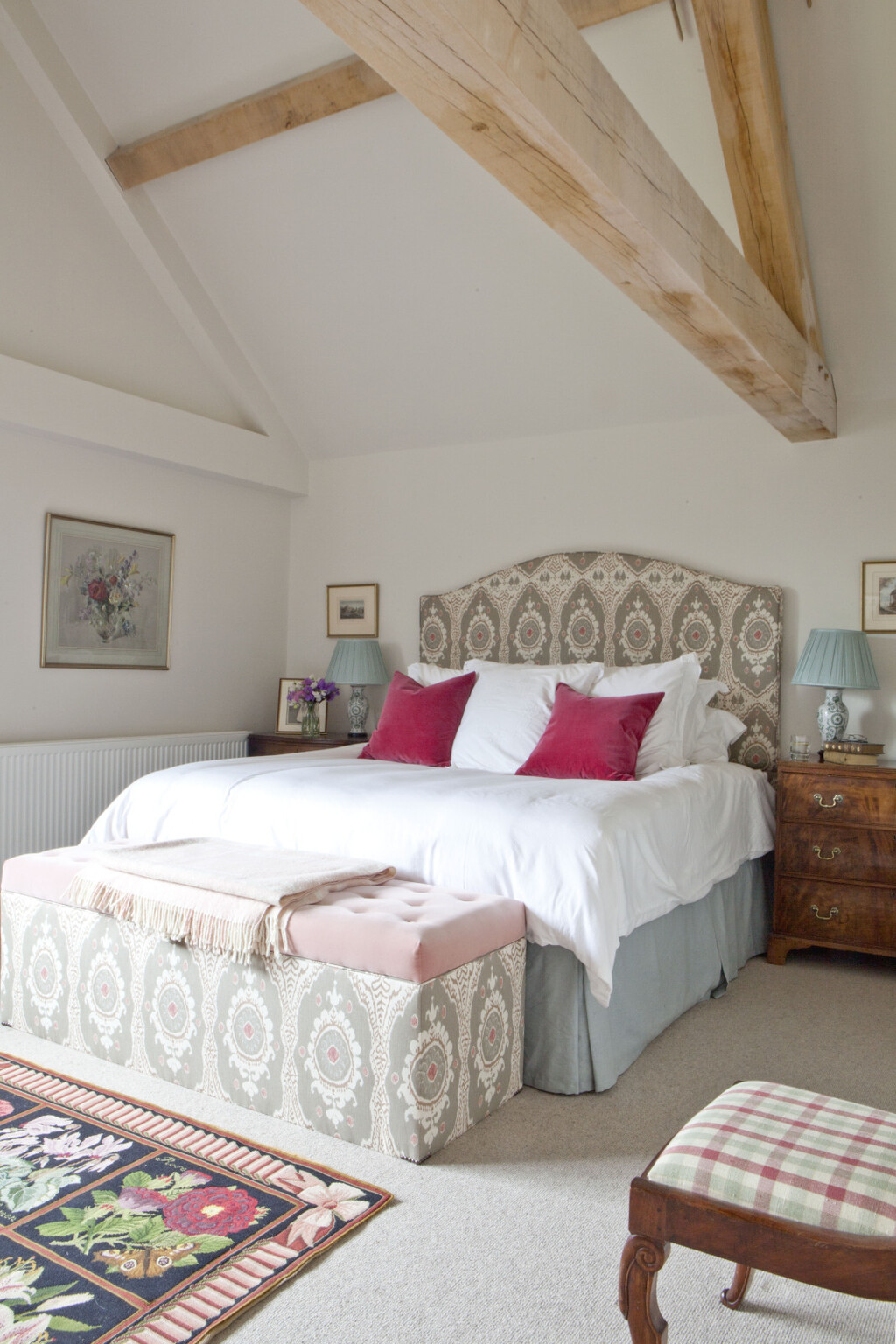 Krevet s visokim uzglavljem - 1