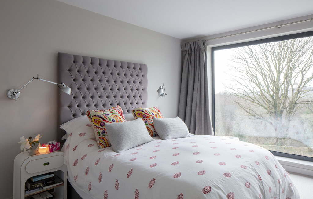 Krevet s visokim uzglavljem - 16