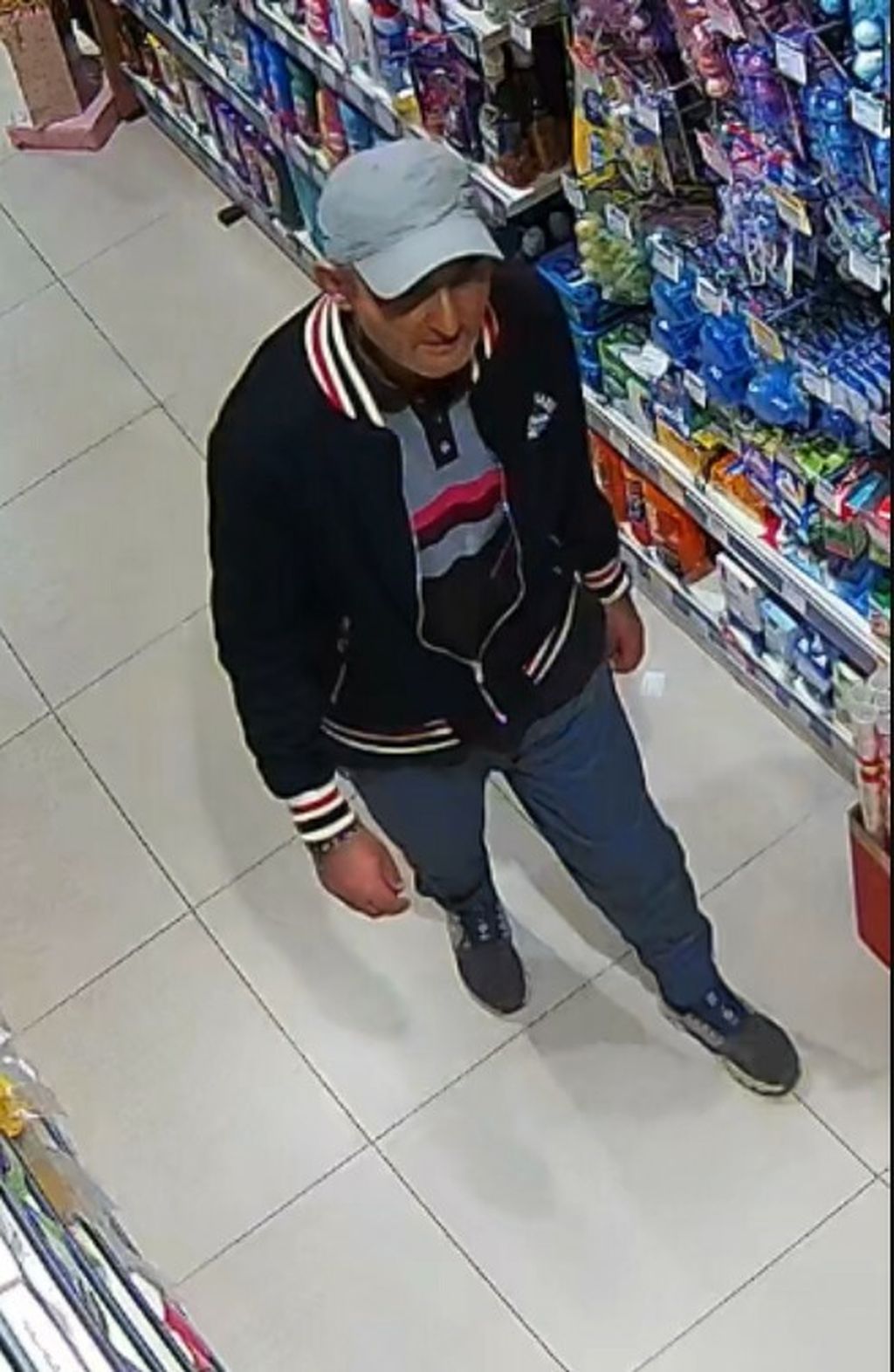 Policija traga za muškarcem - 3