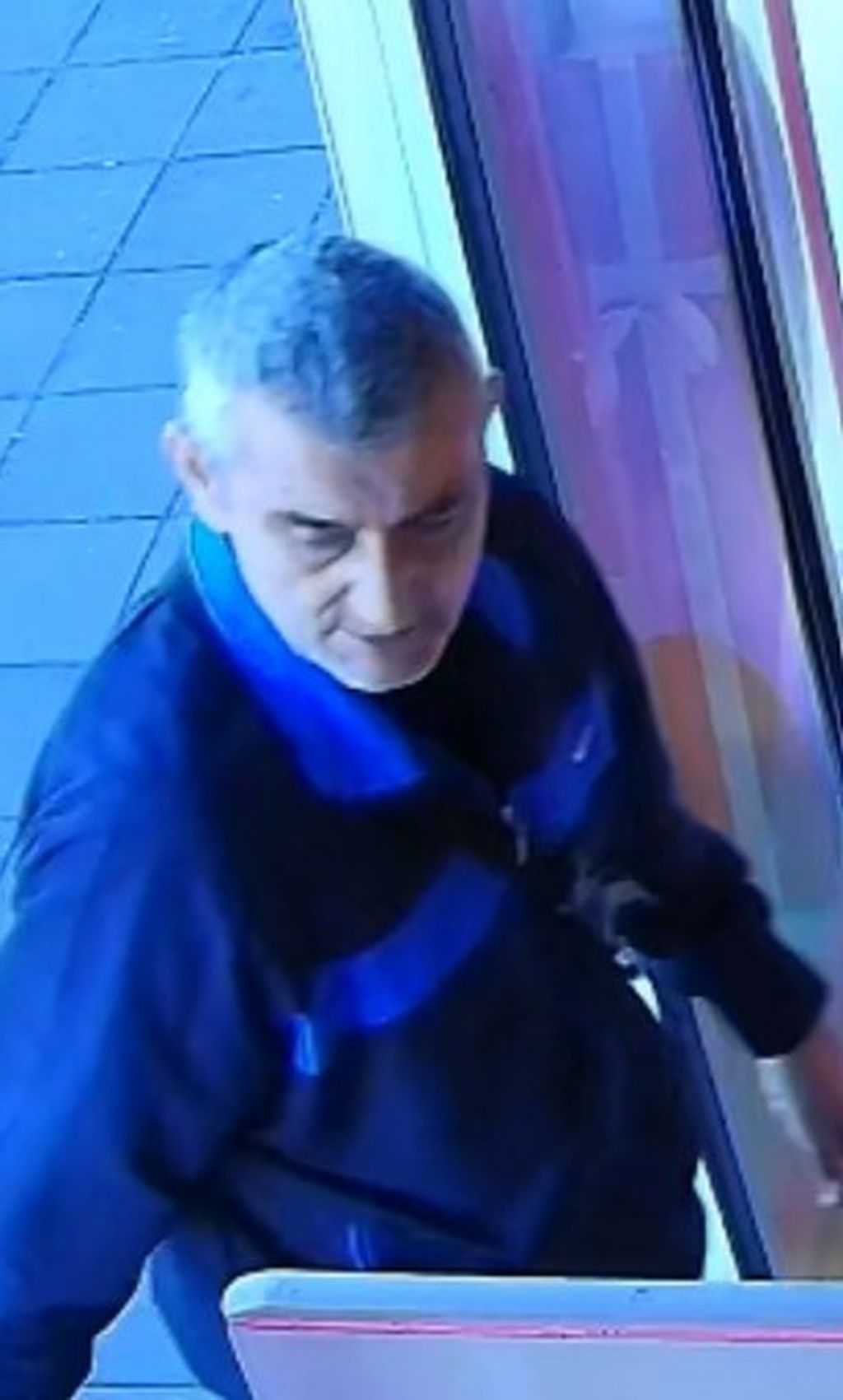 Policija traga za muškarcem - 3