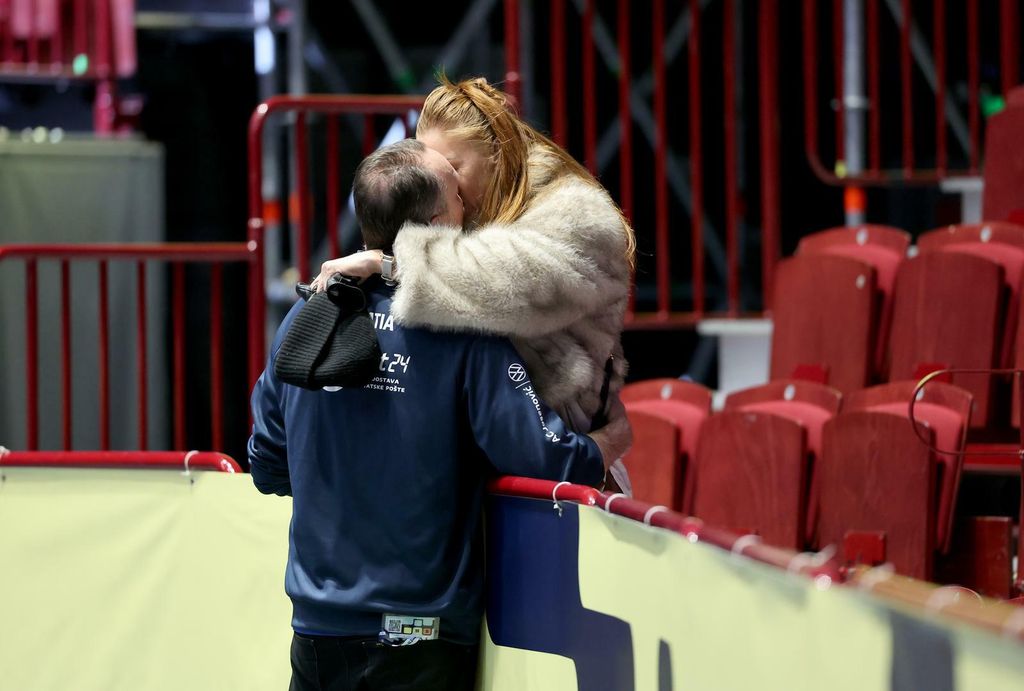 Dagur Sigurdsson s tajanstvenom ženom