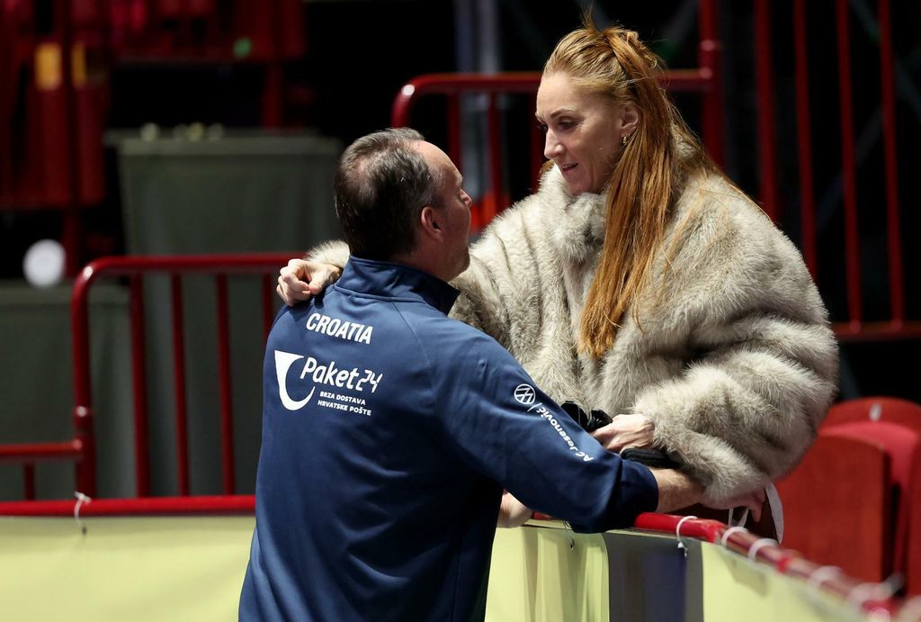 Dagur Sigurdsson s tajanstvenom ženom