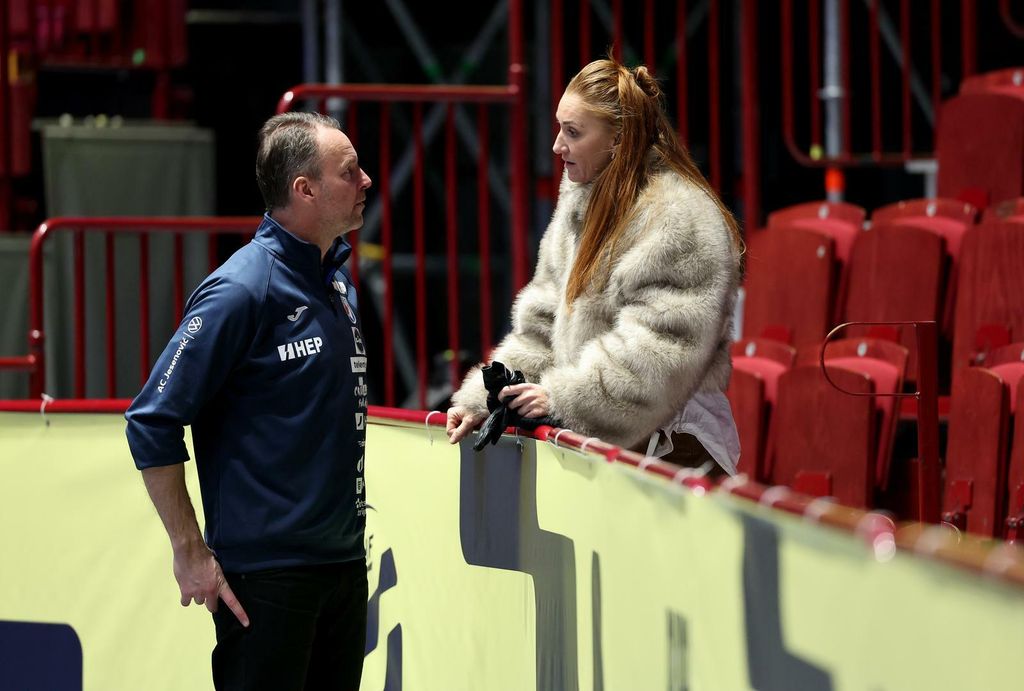 Dagur Sigurdsson s tajanstvenom ženom