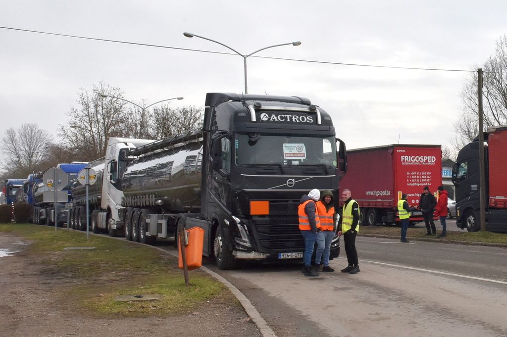 Granični prijelaz Bosanski Brod, prosvjed vozača