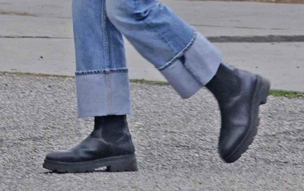 Sandra Bullock nosi nepogrešivi model gležnjača