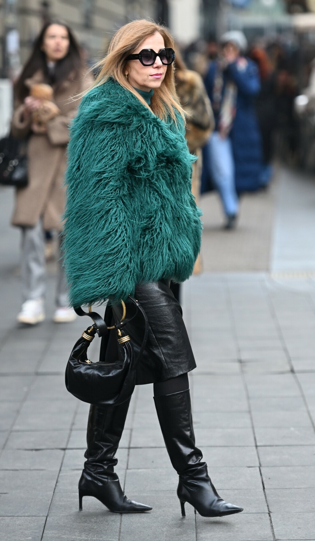 Dama sa zagrebačke špice s kultnom torbom