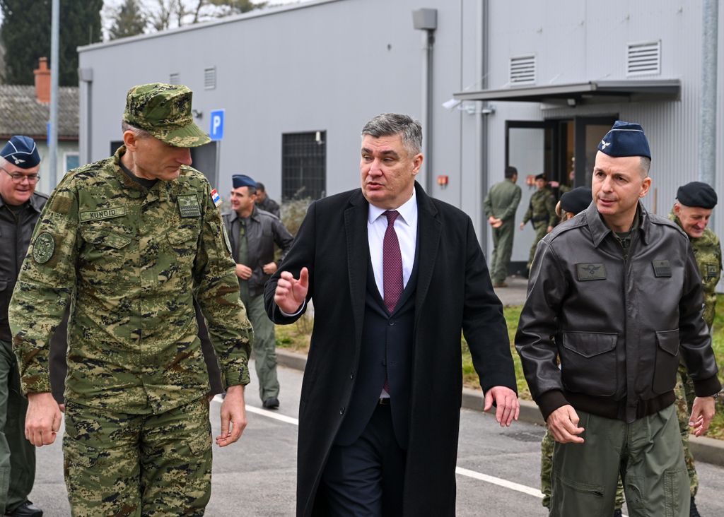 Milanović posjetio Zapovjedništvo Hrvatskog ratnog zrakoplovstva