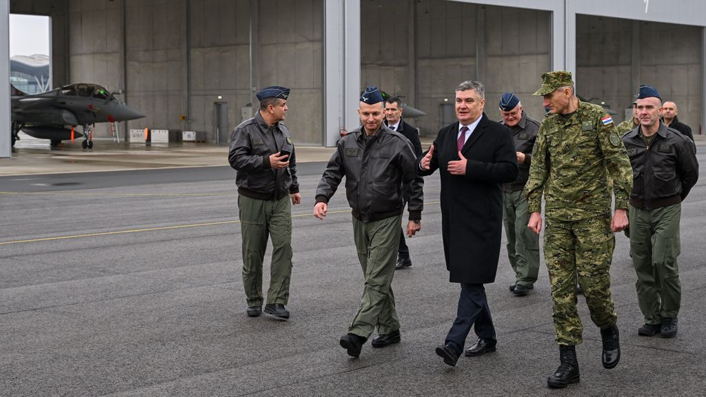 Milanović posjetio Zapovjedništvo Hrvatskog ratnog zrakoplovstva