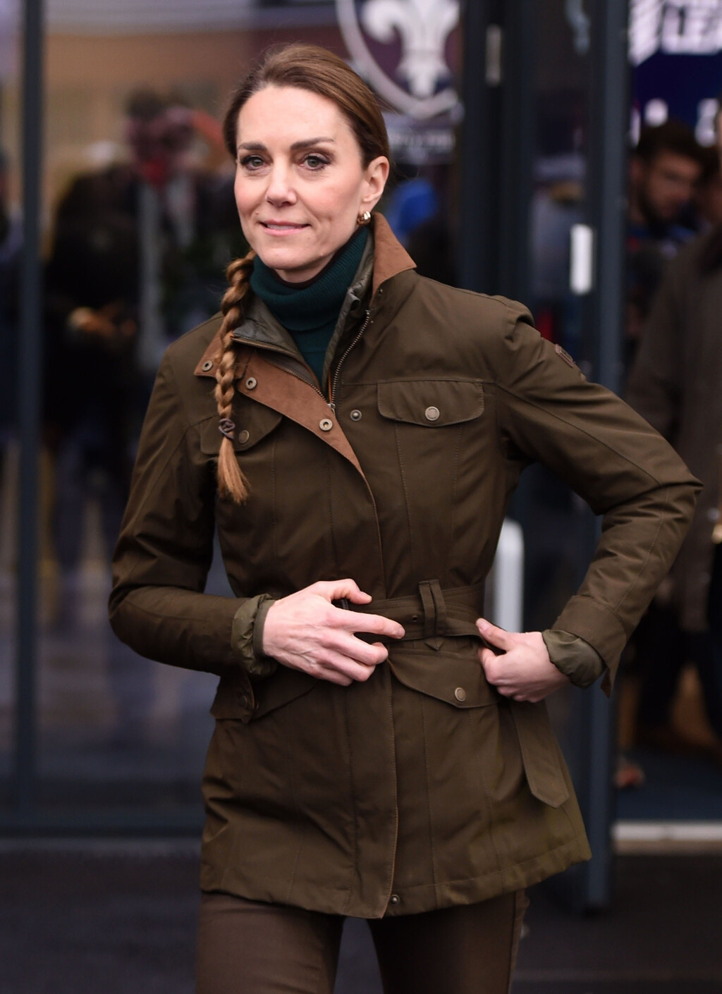Catherine Middleton u skinny trapericama i gojzericama - 4