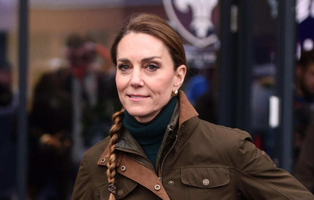 Catherine Middleton u skinny trapericama i gojzericama - 5