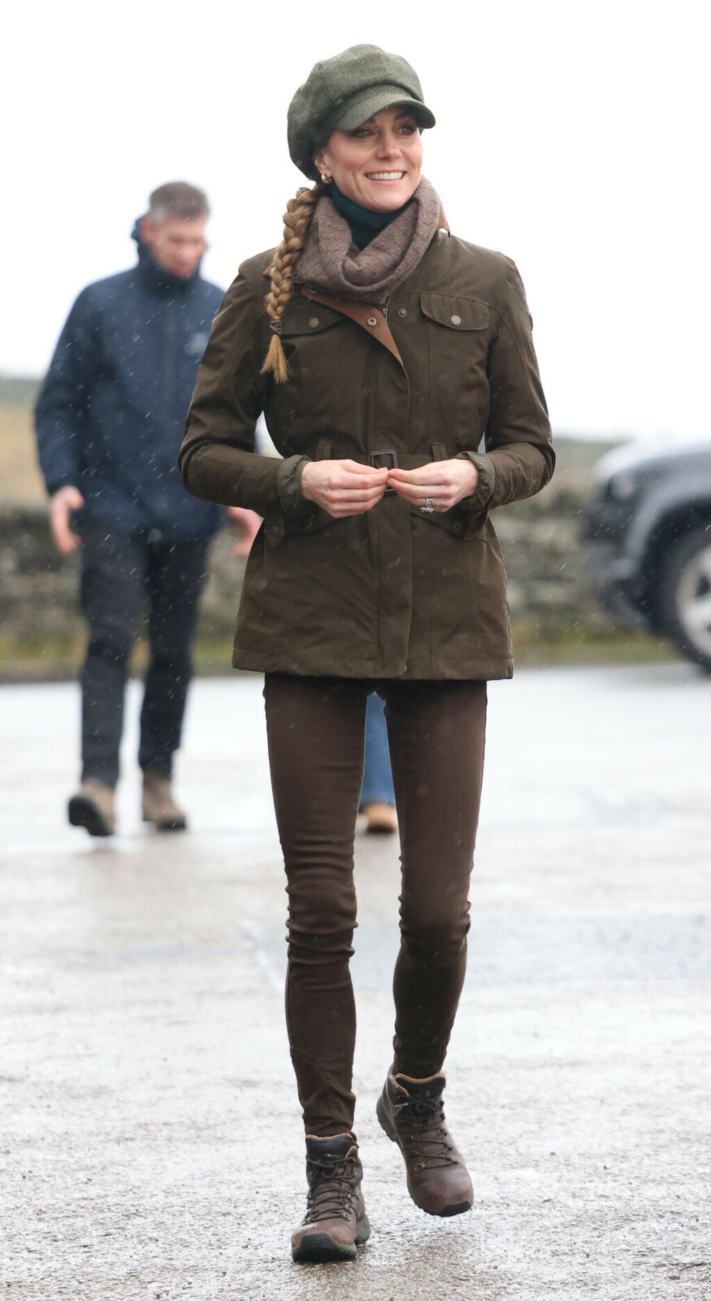 Catherine Middleton u skinny trapericama i gojzericama - 6