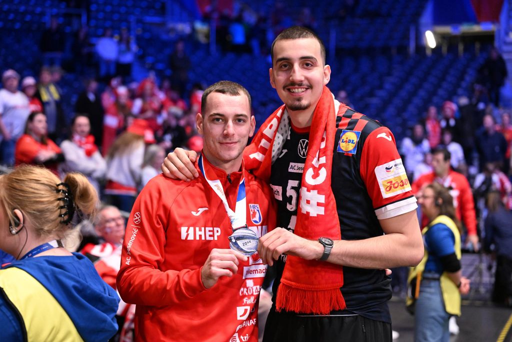 Matej Mandić (desno)