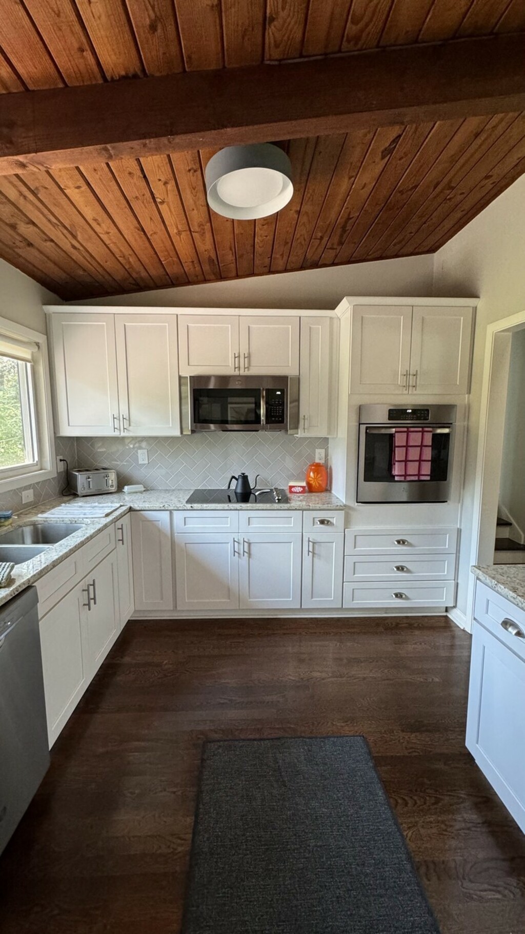 Kuhinja Dane Jenkins i Colina Davisa prije renovacije