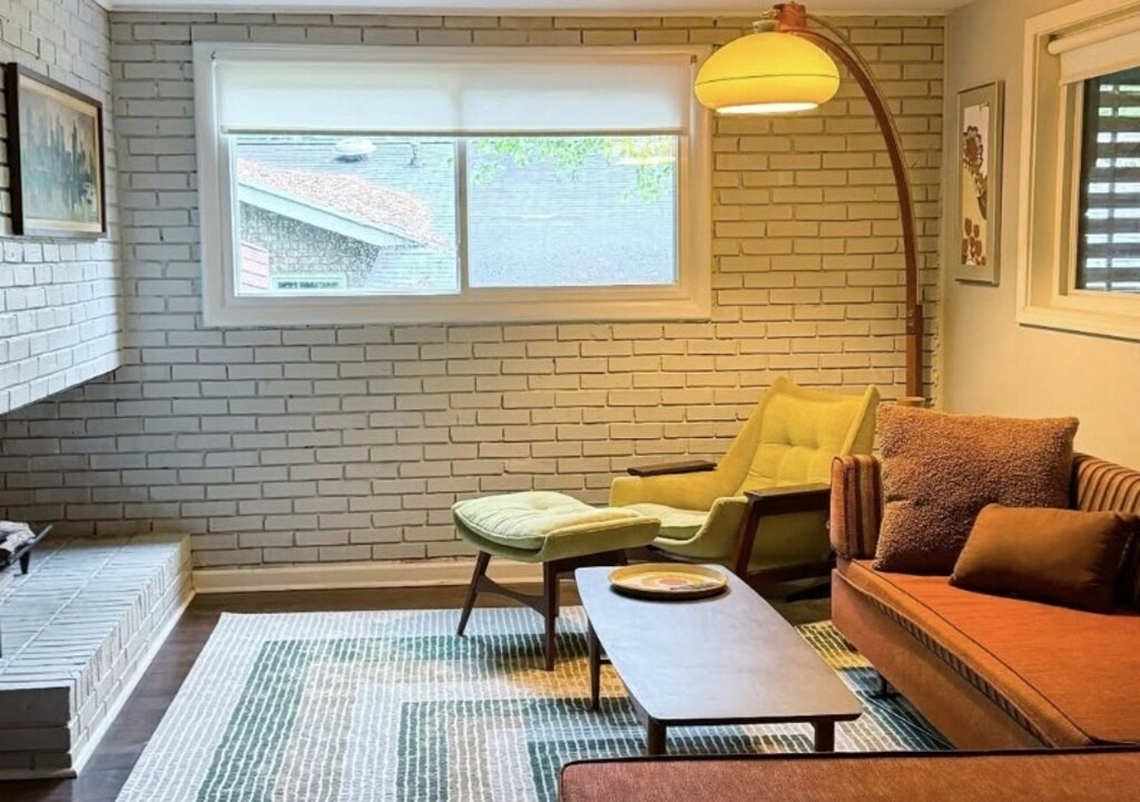 Dnevna soba s retro štihom