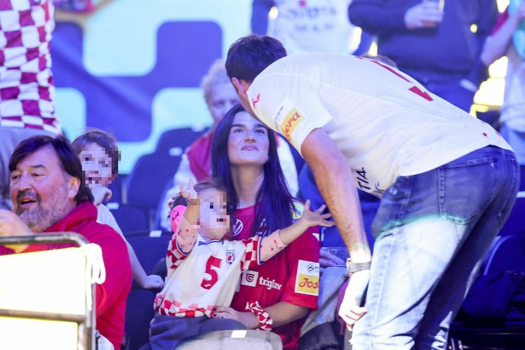 Domagoj Duvnjak sa suprugom i djetetom - 2