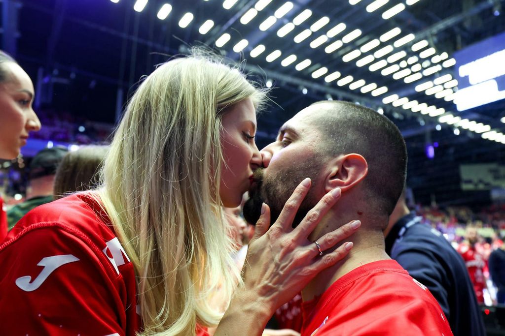 Rukometaši u zagrljaju najbližih - 2