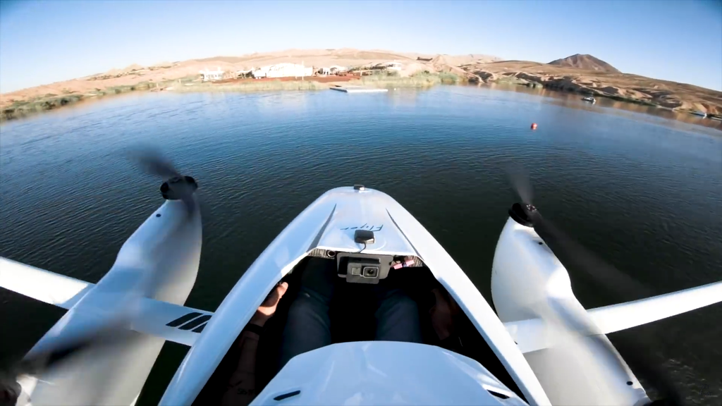 Prva škola letećih automobila na svijetu (Printscreen: Flyer Foto/Casey Neistat)