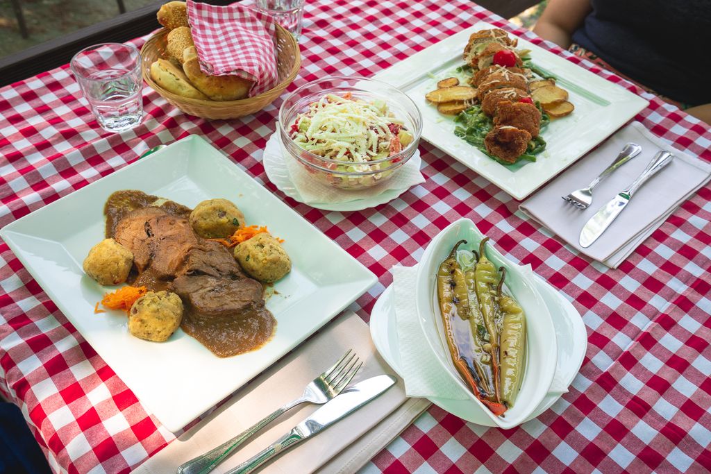 Ponuda restorana Planinski centar Petehovac