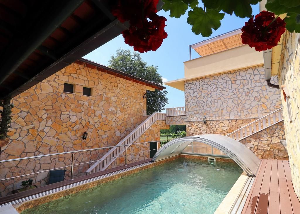 Villa Kokanovi dvori u Pločama