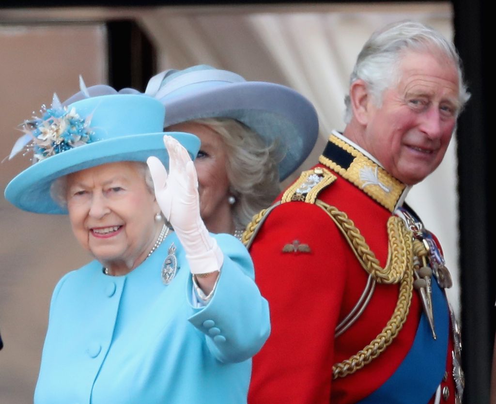 Kraljica Elizabeta II. i princ Charles (Foto: Getty Images)