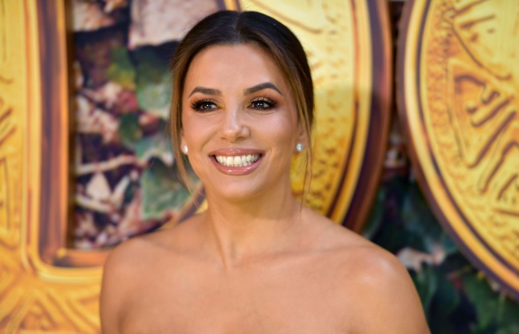 Eva Longoria u haljini koja savršeno naglašava preplanulu put - 5