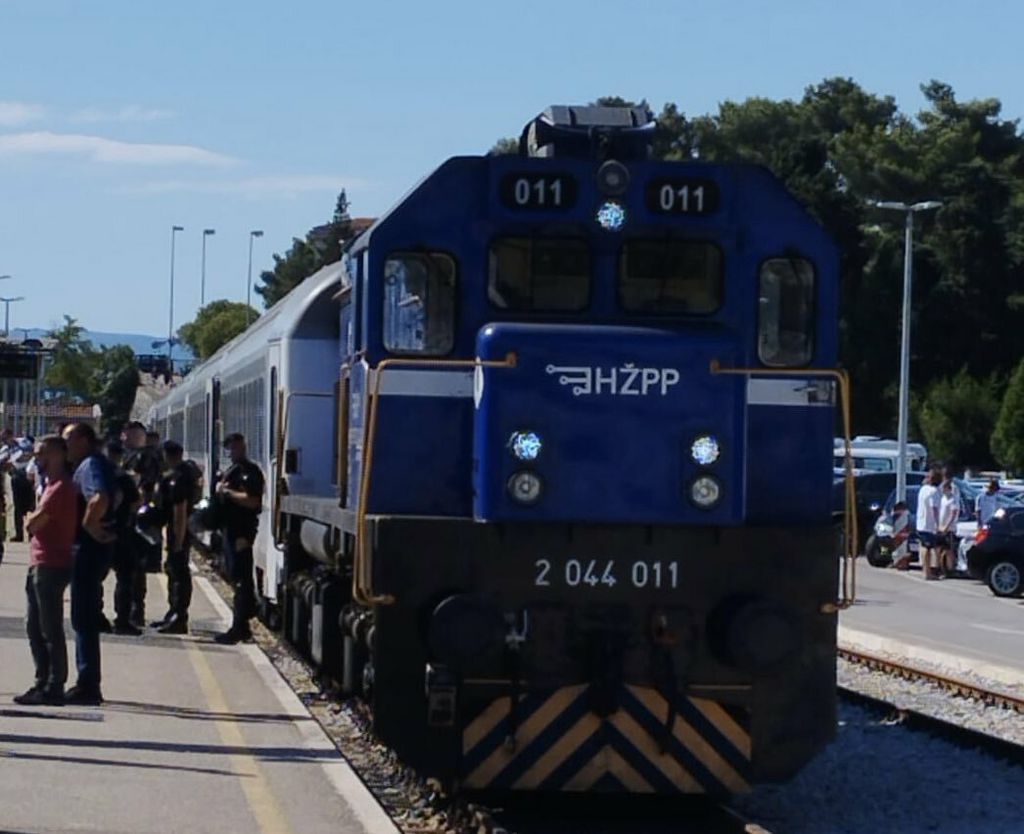 Navijači Hajduka Bilim vlakom kreću prema Zagrebu - 3