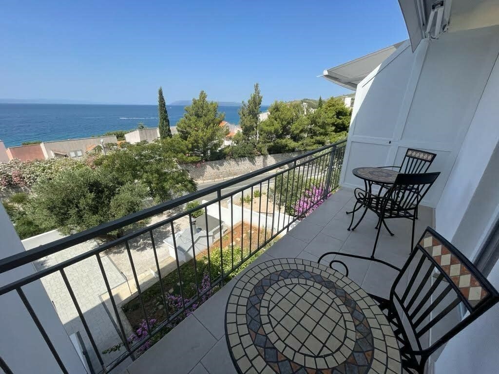 Izađete li na balkon Apartmana Vesna, pred vama će se zrcaliti prekrasno i čisto more