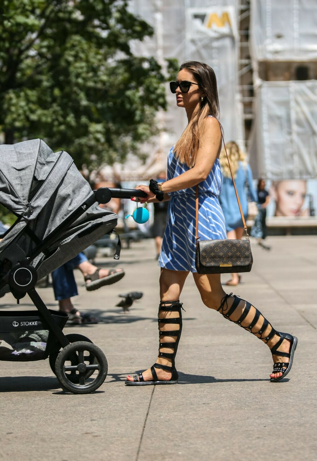 Street style izdanje mlade mame za šetnju Zagrebom - 1