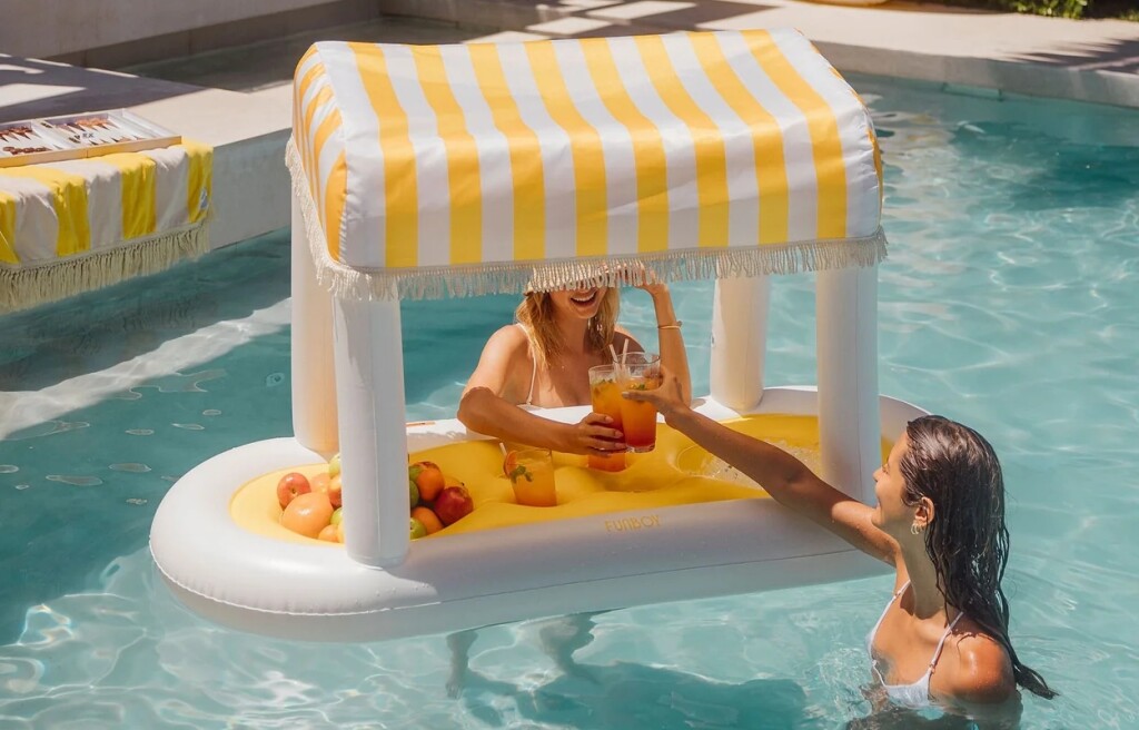 Plutajuća stanica za hranu i piće