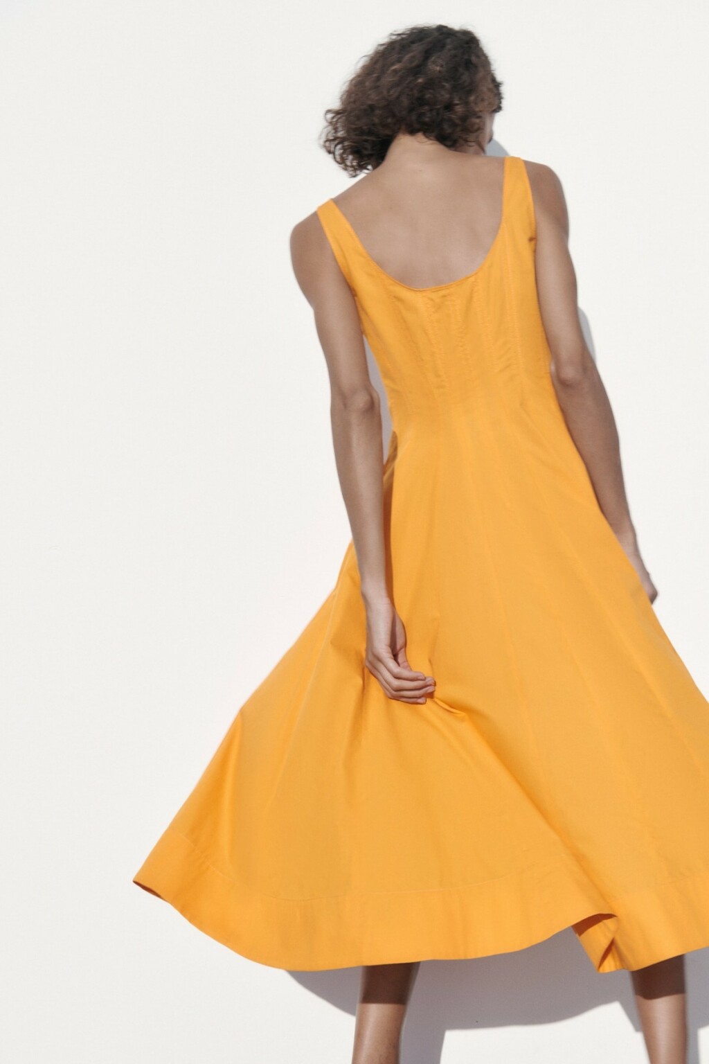 Narančasta haljina iz Zare