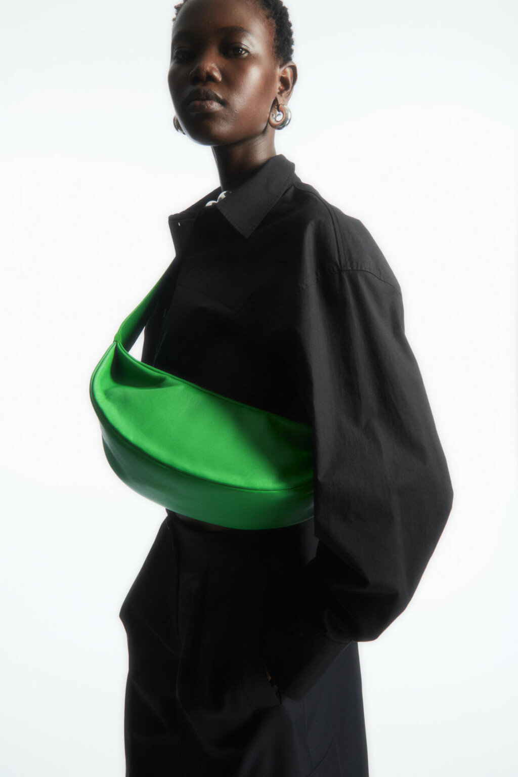 Popularna torba brenda COS