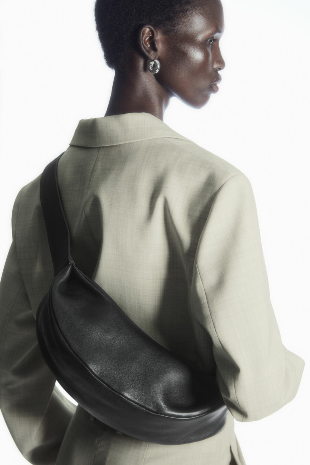 Popularna torba brenda COS